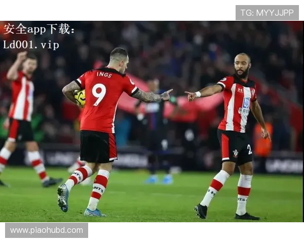 南安普顿俱乐部新赛季战略调整与青年力量崛起引关注管理层表态