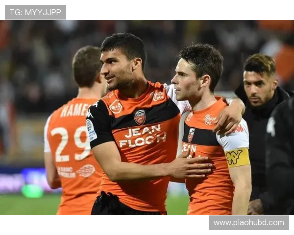 里昂俱乐部的辉煌历程与欧洲赛场复兴之路全面解析